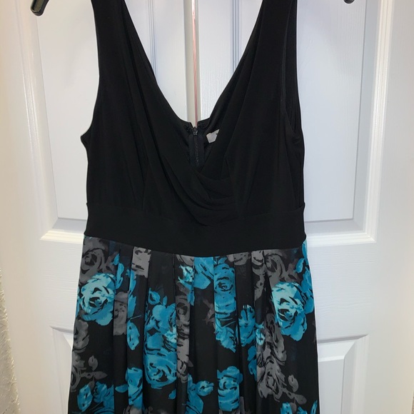 White House black market cocktail dress - Picture 3 of 3